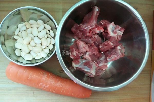 白扁豆龙骨汤的做法图解1