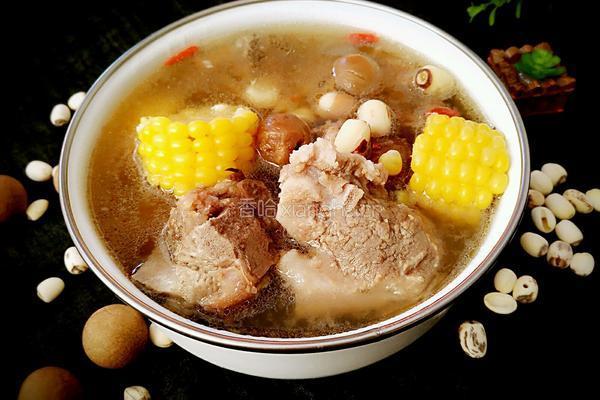 桂圆莲子玉米猪骨汤的做法图解10
