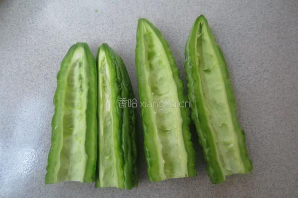 香油苦瓜的做法图解2
