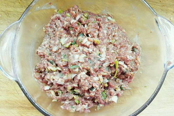 牛肉大葱饺子的做法图解5