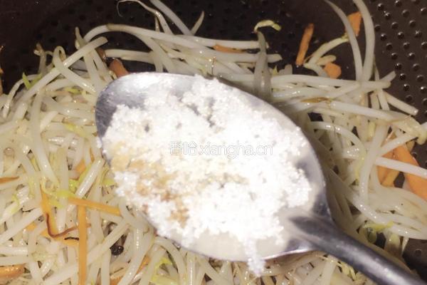 醋溜豆芽的做法图解5