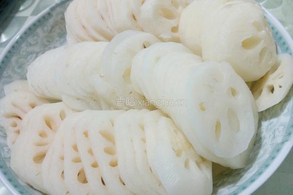 凉拌藕片的做法图解1