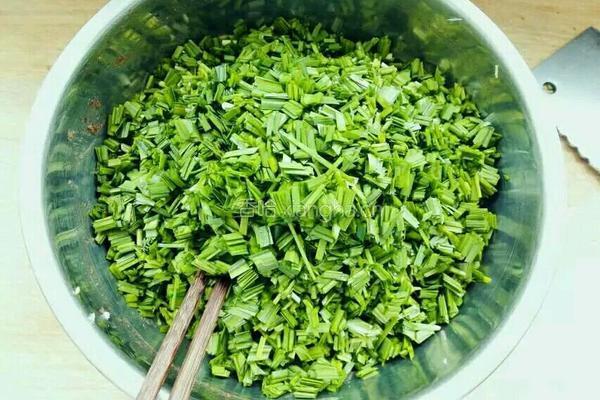 牛肉韭菜馅饼的做法图解4
