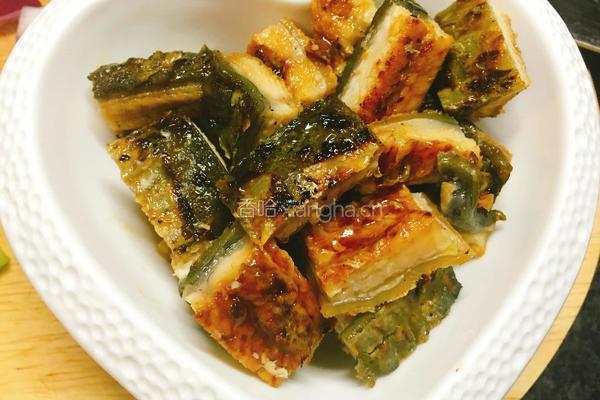 鳗鱼炒饭的做法图解2