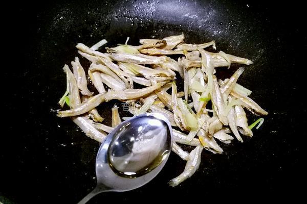 咸鱼炖豆腐的做法图解6