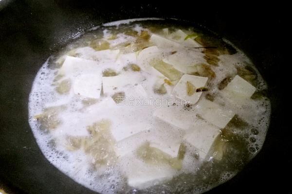 咸鱼炖豆腐的做法图解9