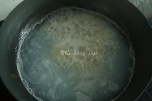 火腿肠炒冷面的做法图解1
