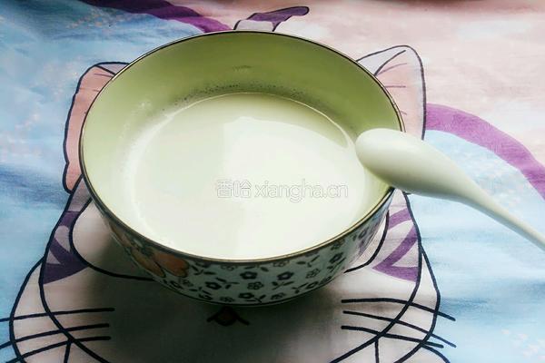 香蕉奶昔的做法图解6
