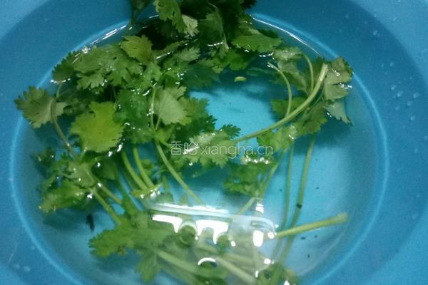 拌香菜的做法图解1