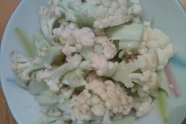 凉拌菜花的做法图解1