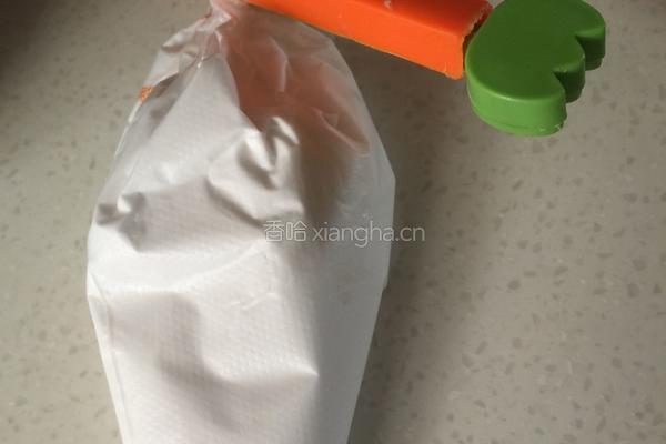 玫瑰生日蛋糕的做法图解4
