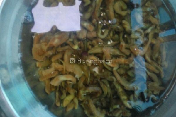 凉拌茄子干的做法图解1