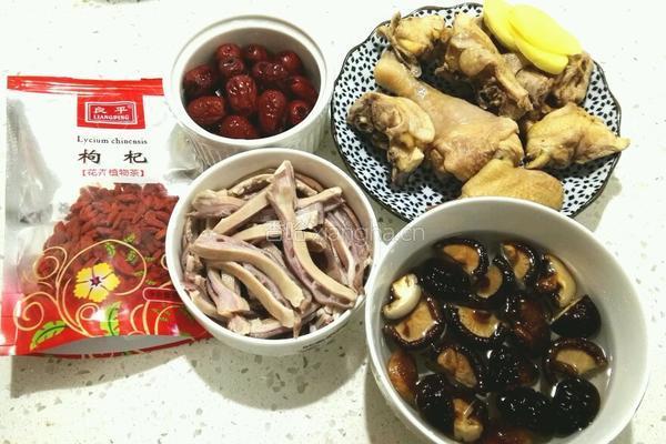 猪肚炖老鸡的做法图解6