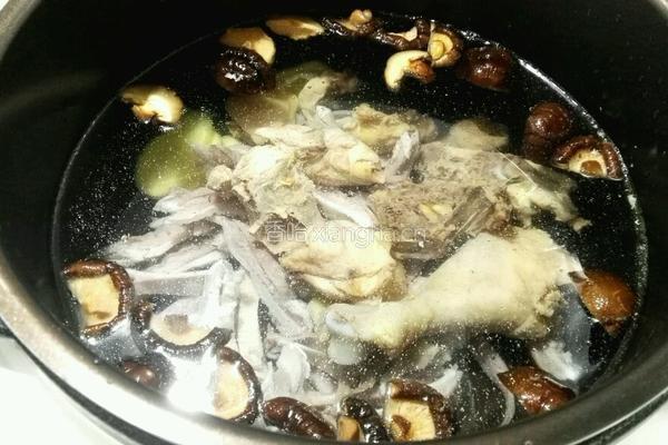 猪肚炖老鸡的做法图解7