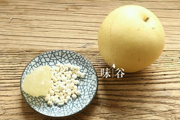 川贝母炖雪梨的做法图解1