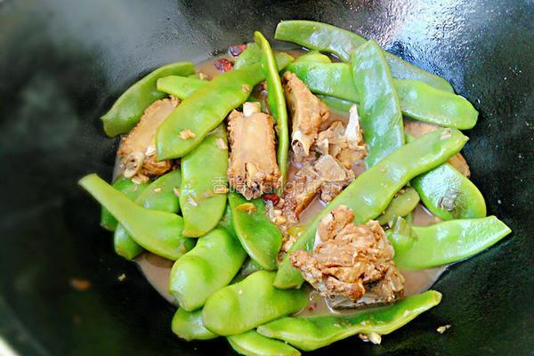 东北排骨炖豆角的做法图解10