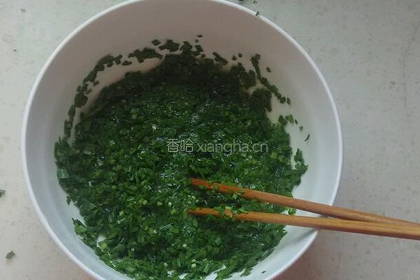 韭菜末炒鸡蛋的做法图解3