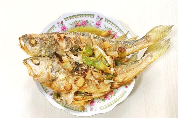 葱油黄鱼的做法图解9