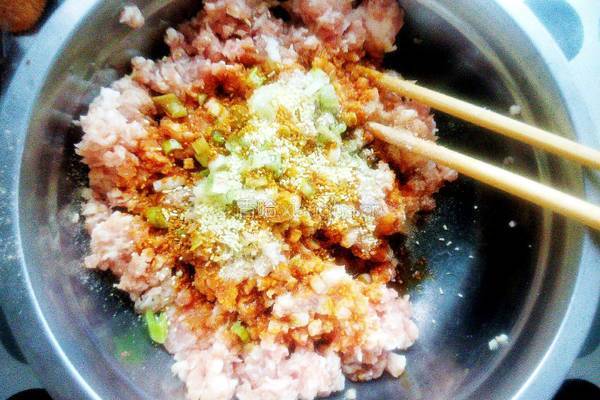 香菇塞肉的做法图解3