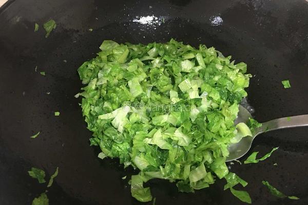 萝卜干炒饭的做法图解3