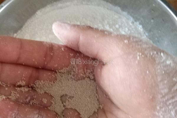 我用高筋面粉做的花卷馒头的做法图解2