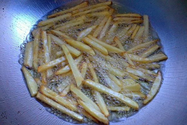 土豆条炒蒜苔的做法图解4
