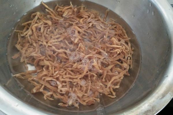 朝鲜族萝卜条咸菜的做法图解2