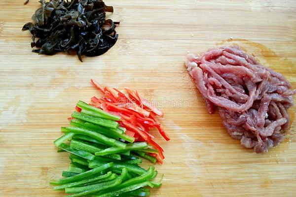 肉丝炒青椒的做法图解2