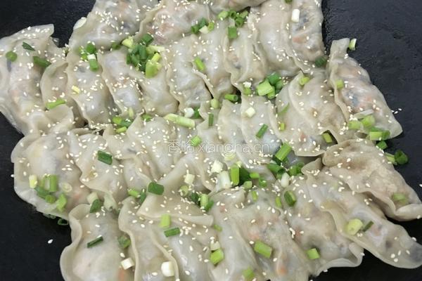 香菇木耳煎餃的做法图解4