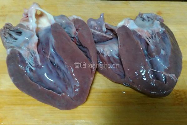 盐焗猪心的做法图解1