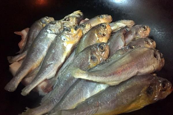 焖酥鱼的做法图解3