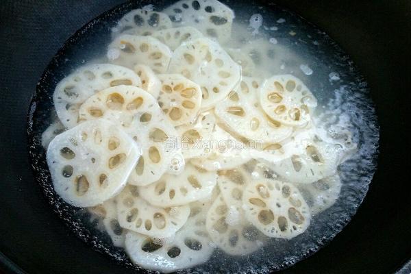 莲菜凉拌的做法图解2
