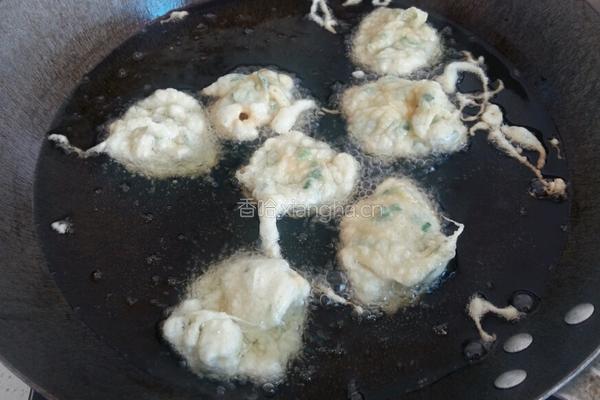 炸鸡蛋糕的做法图解4