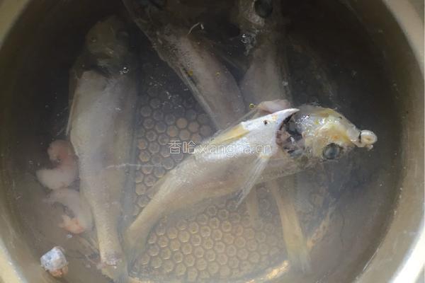 小黄鱼山药片的做法图解3