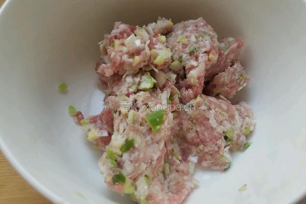 猪肉香菇饺子馅的做法图解5