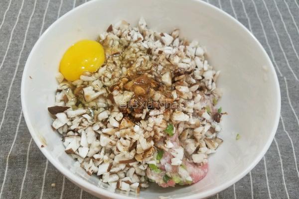 猪肉香菇饺子馅的做法图解6