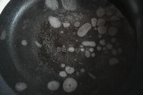 核桃仁拌菠菜的做法图解3