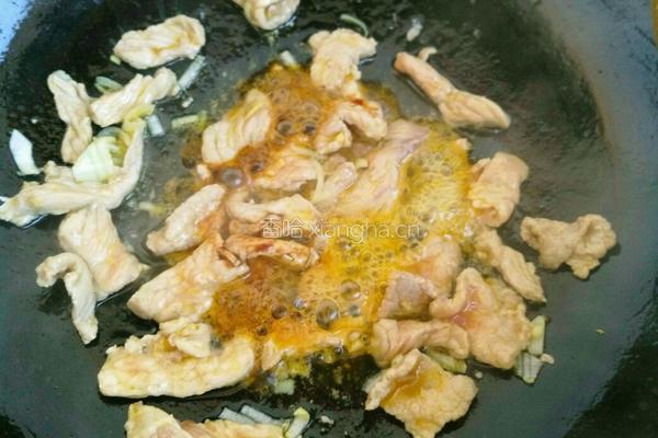 黄瓜皮炒肉的做法图解5