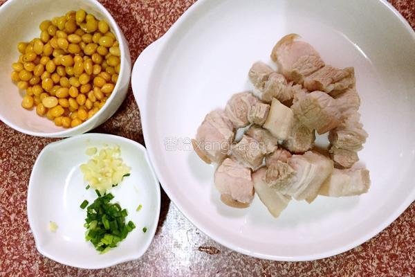 黄豆炖五花肉的做法图解3