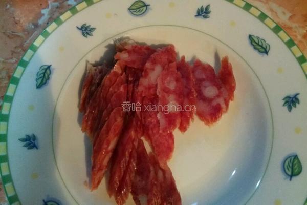 猪肚菇炒香肠的做法图解2