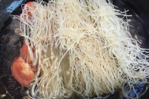 鸭肉米粉的做法图解3