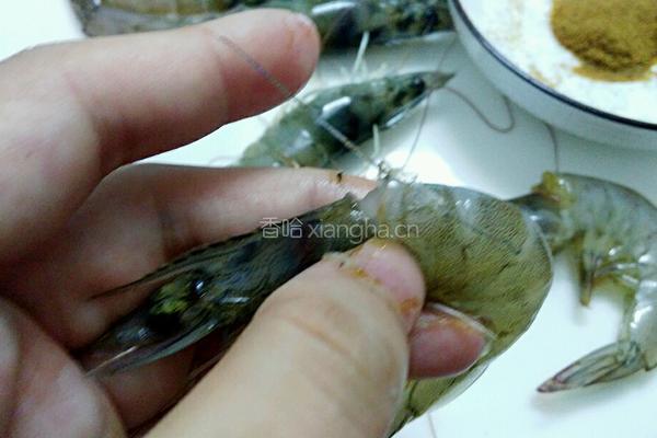 孜然虾的做法图解2