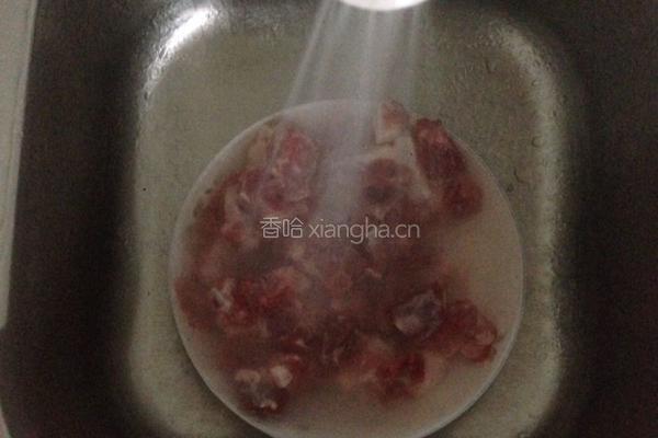 酸甜排骨 不用油炸的做法图解1