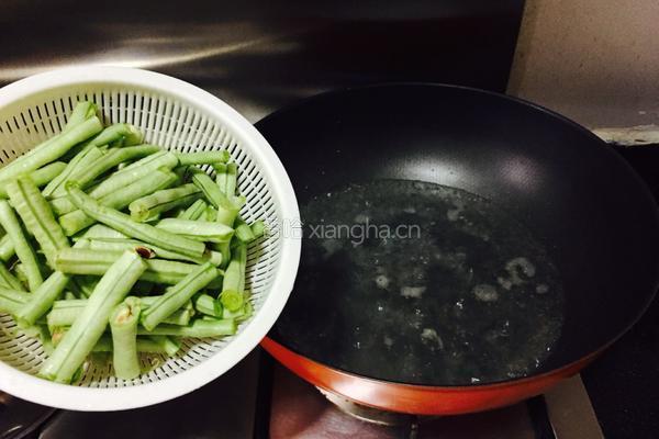 白灼豆角的做法图解2