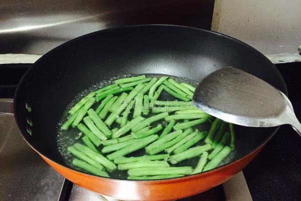 白灼豆角的做法图解3
