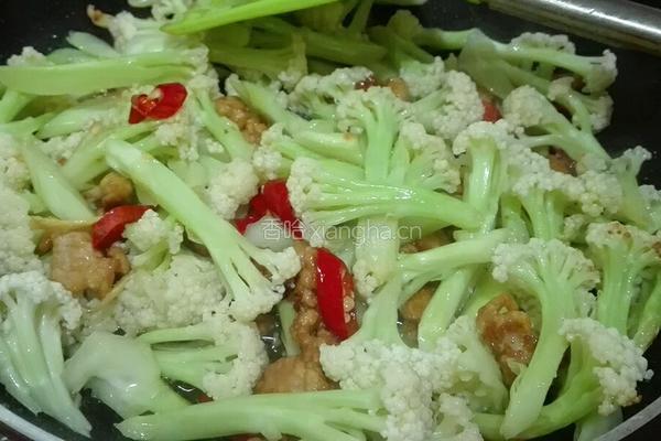 花菜炒肉的做法图解4