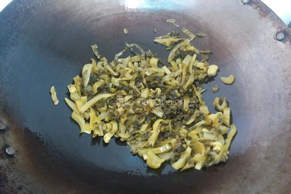 酸菜洋芋汤的做法图解4