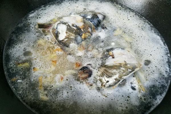 鲢鱼头豆腐汤的做法图解7