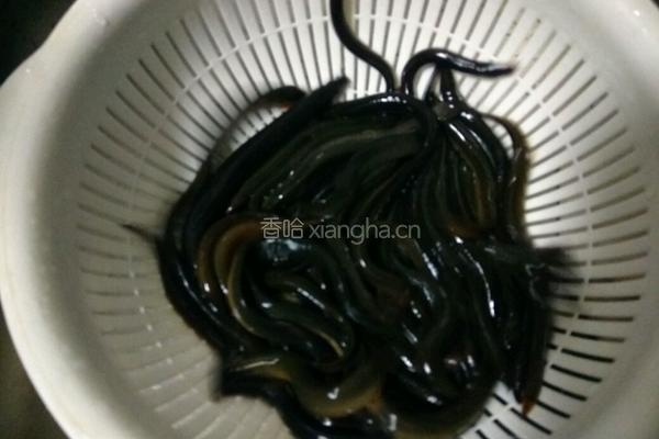 爆炒泥鳅的做法图解1