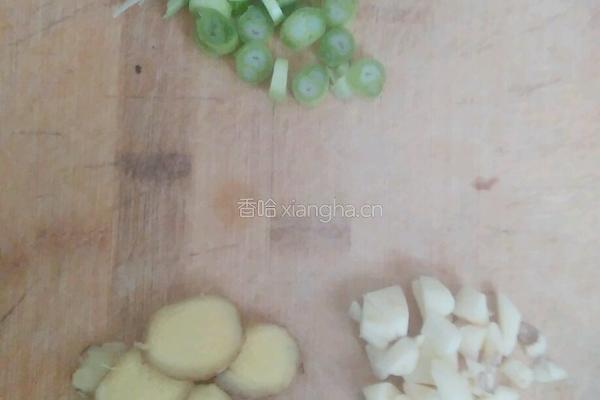 油豆角炖排骨的做法图解2